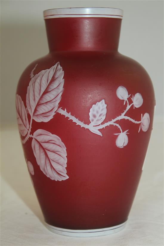 A Thomas Webb & Sons cameo glass vase, late 19th century, 15cm